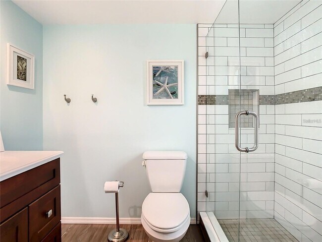 Building Photo - 4780 Cove Cir