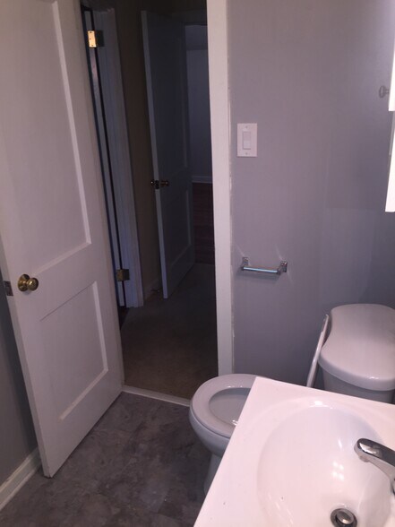 Primary Photo - 28 Greenlawn Dr