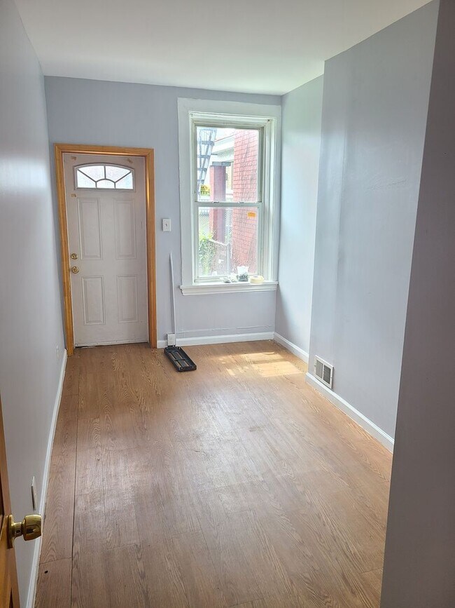 Building Photo - 424 Atwood St