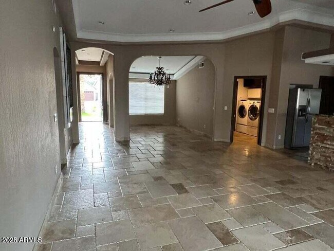 Building Photo - 1024 W Starward Ct