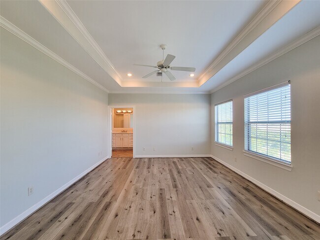 Building Photo - 2416 La Branch St