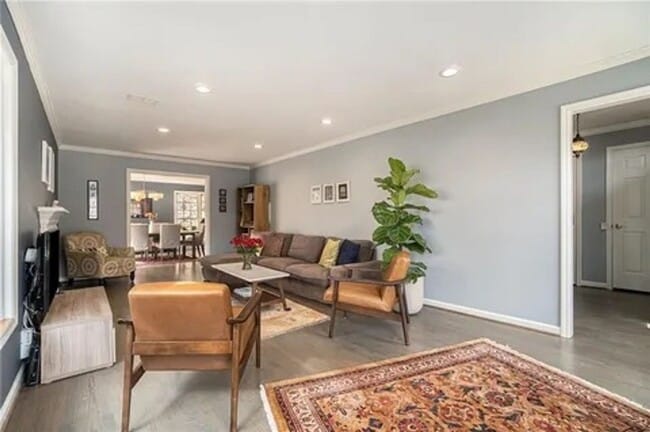 Building Photo - Charming 3bd/2.5bA Home Atlanta Near Emory & CDC w/ Private Fenced Yard in Cul-De-Sac!