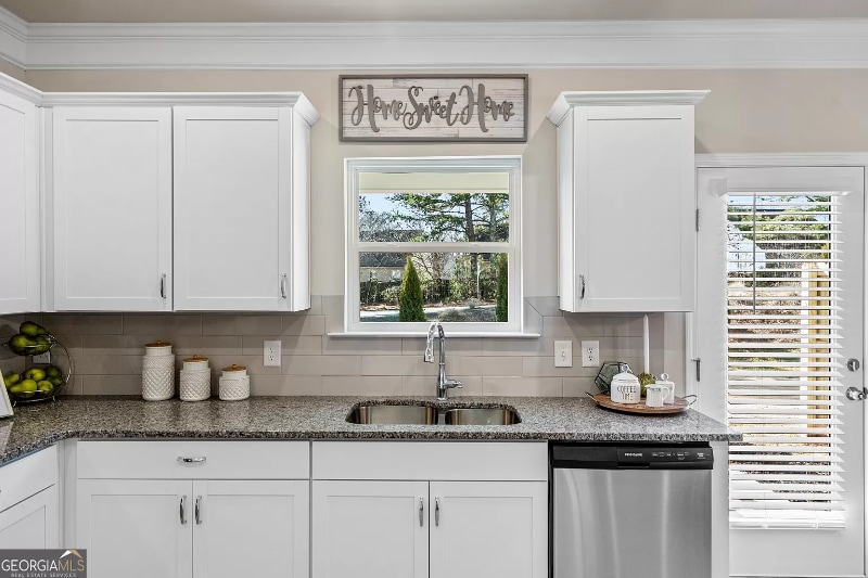 Building Photo - 207 Dupont Dr