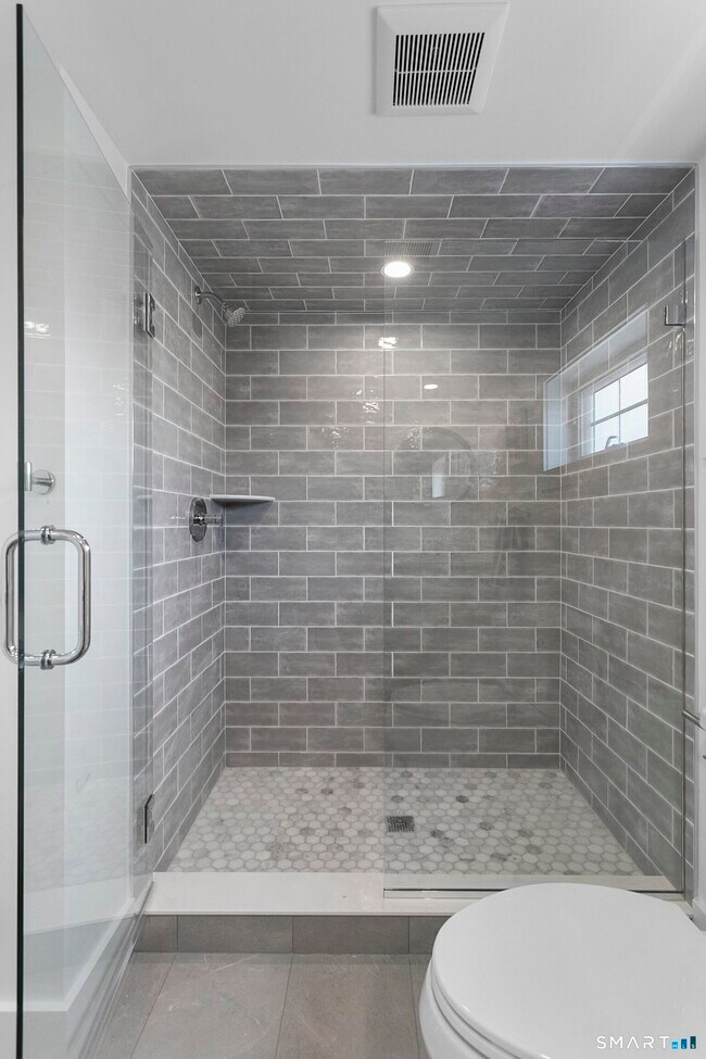 Building Photo - 12 Sandy Way