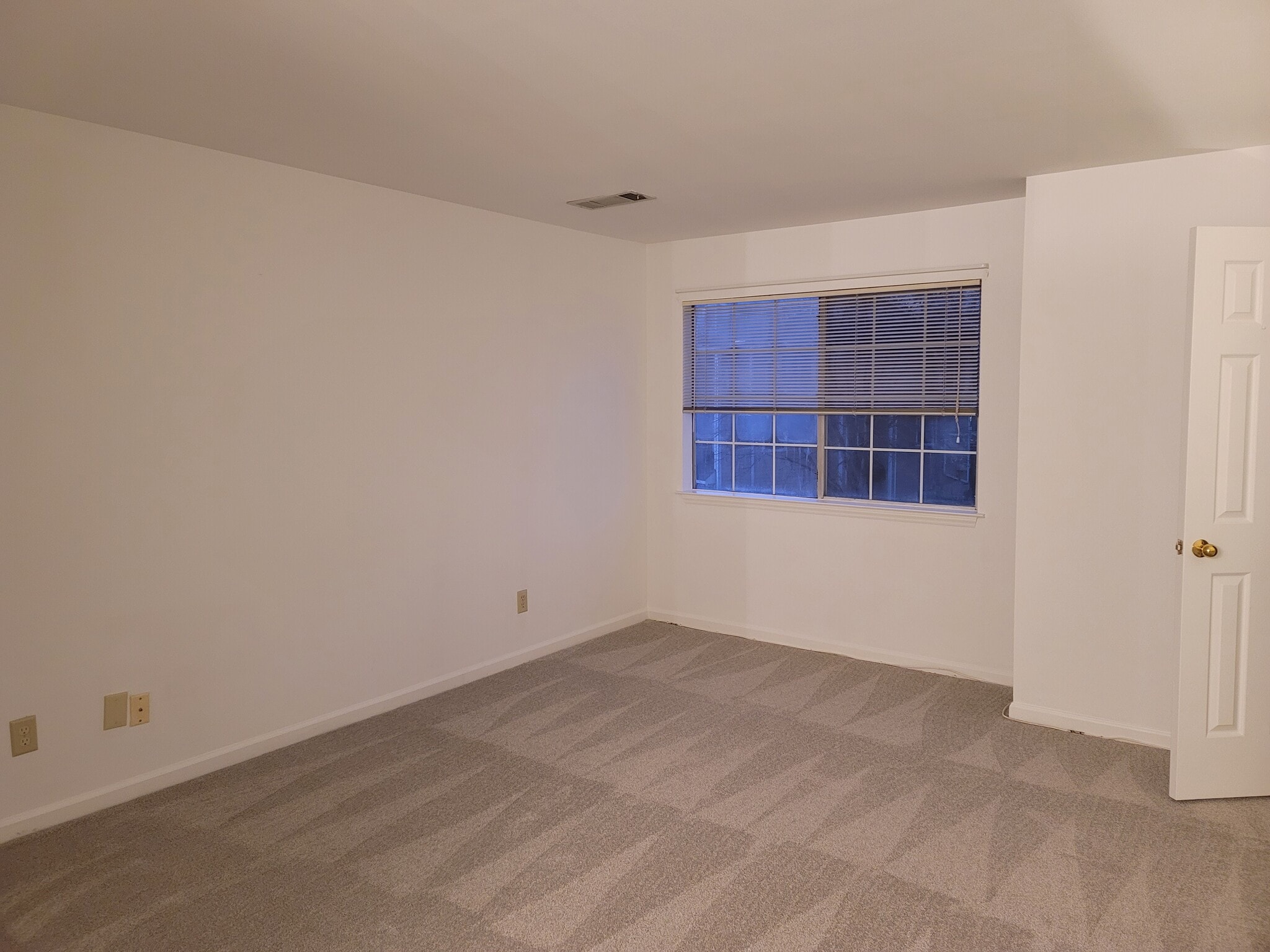 Building Photo - 5712 Chapman Mill Dr