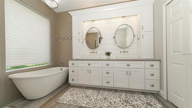 Building Photo - 7452 Sea Island Ln