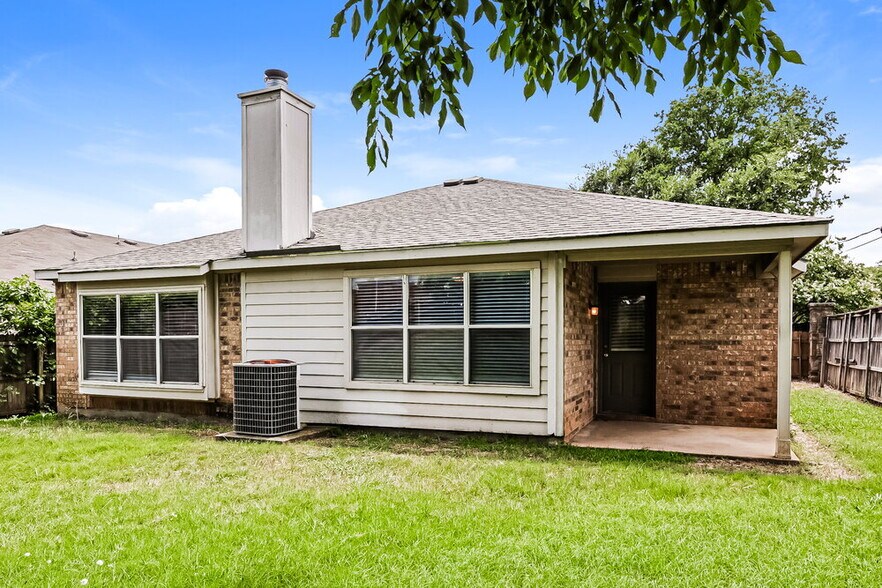 Building Photo - 322 Oakhurst Dr