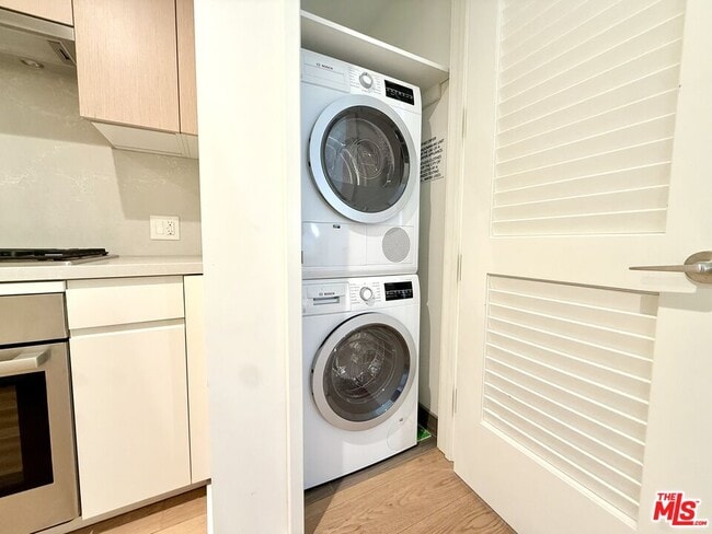 Building Photo - 877 Francisco St