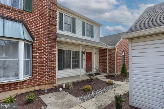 Building Photo - 2057 Raleigh Rd