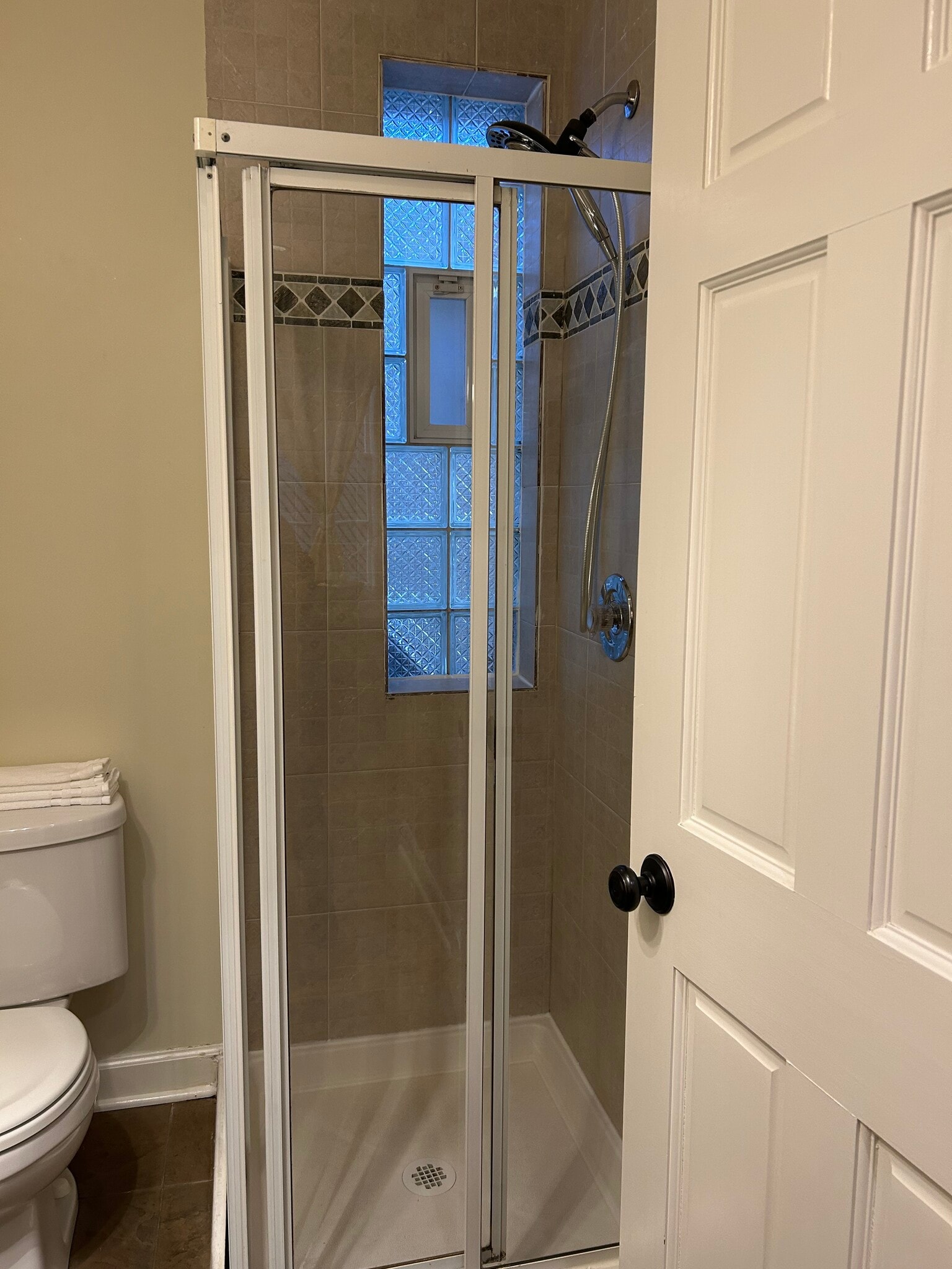 Building Photo - 403 W Eugenie St