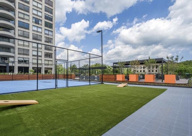 Building Photo - 2020 N Lincoln Park W