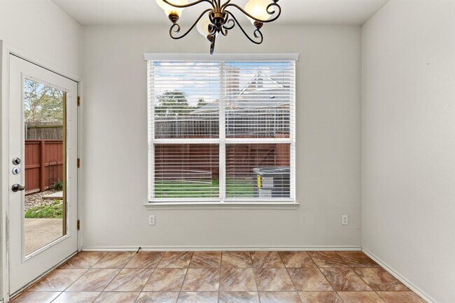 Building Photo - 2410 Great Oaks Dr