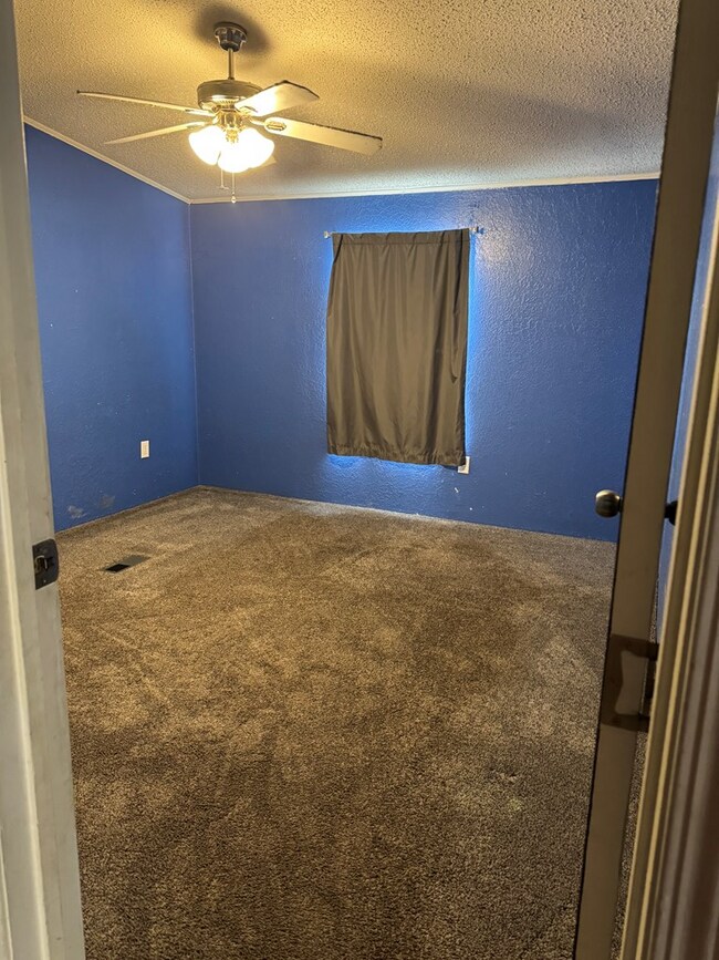 Building Photo - 9724 W 3rd St