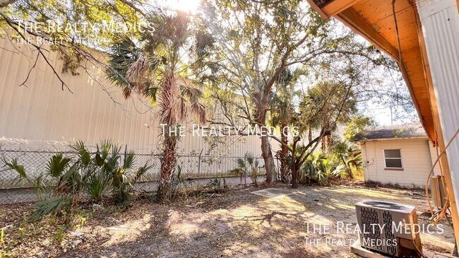 Building Photo - 854 Klondike Ave