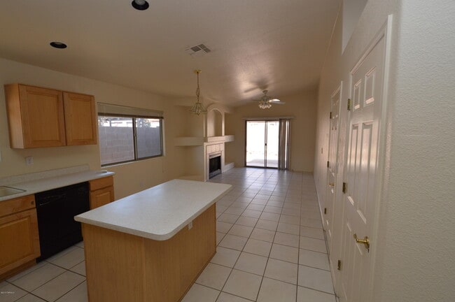 Building Photo - 65 N Shadow Creek Pl
