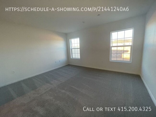 Building Photo - Gorgeous Brand New built - 3 bedroom & 2 b...