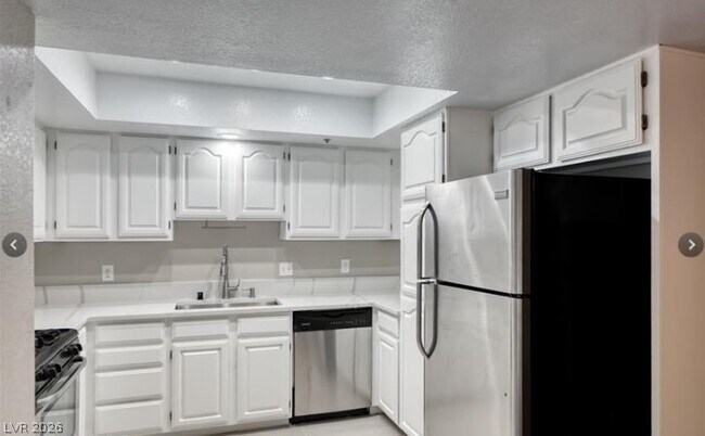 Building Photo - 2605 S Durango Dr