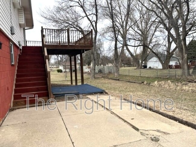 Building Photo - 23607 Walnut Cir