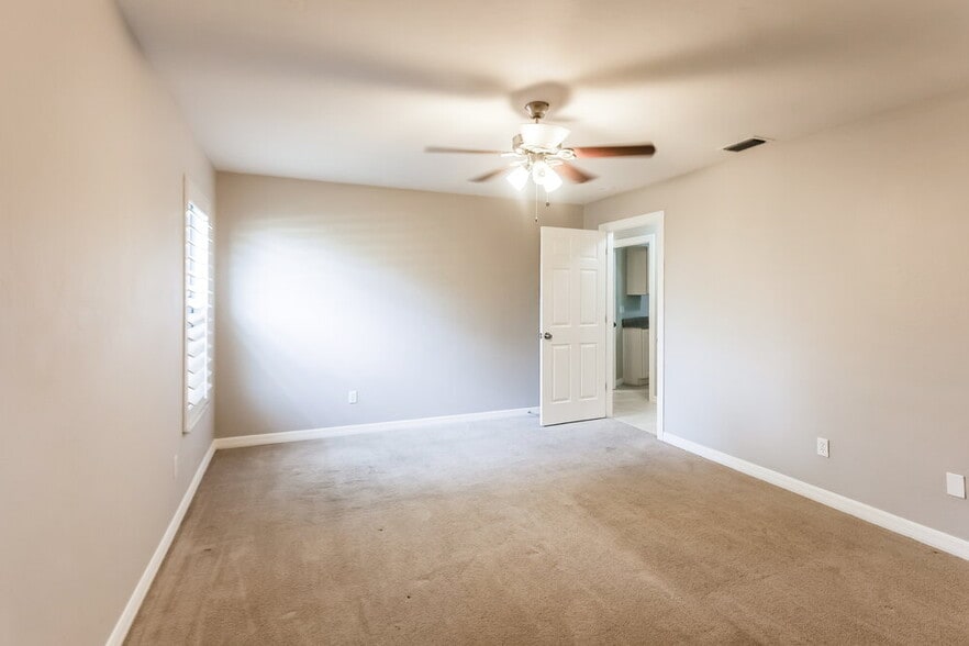 Building Photo - 1937 Princess Ct