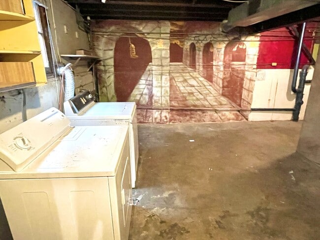 Building Photo - Buckman Beautifully Remodeled 1900 Craftsm...