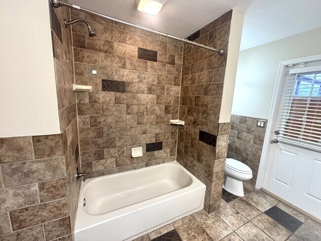 Building Photo - 1009 Terry Dr