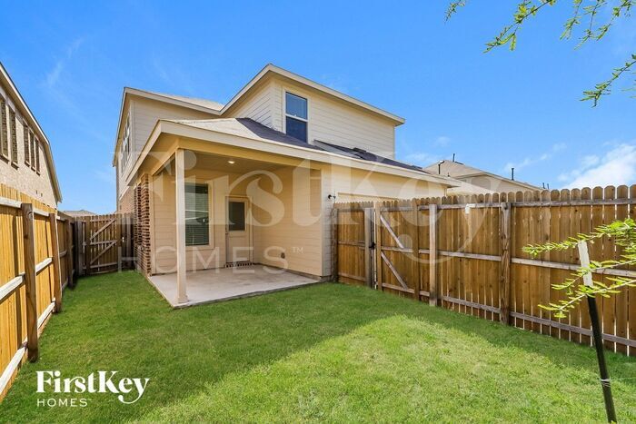 Building Photo - 2548 Northcote Dr