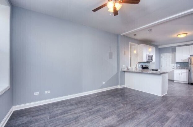 Building Photo - 1300 N Greenview Ave