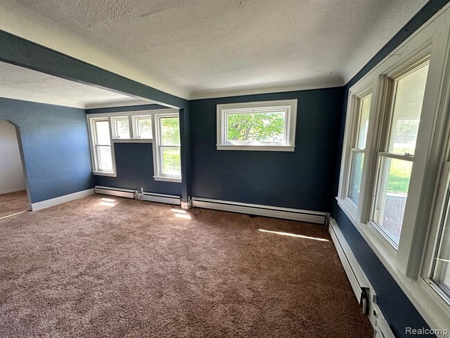 Building Photo - 47611 Ford Rd