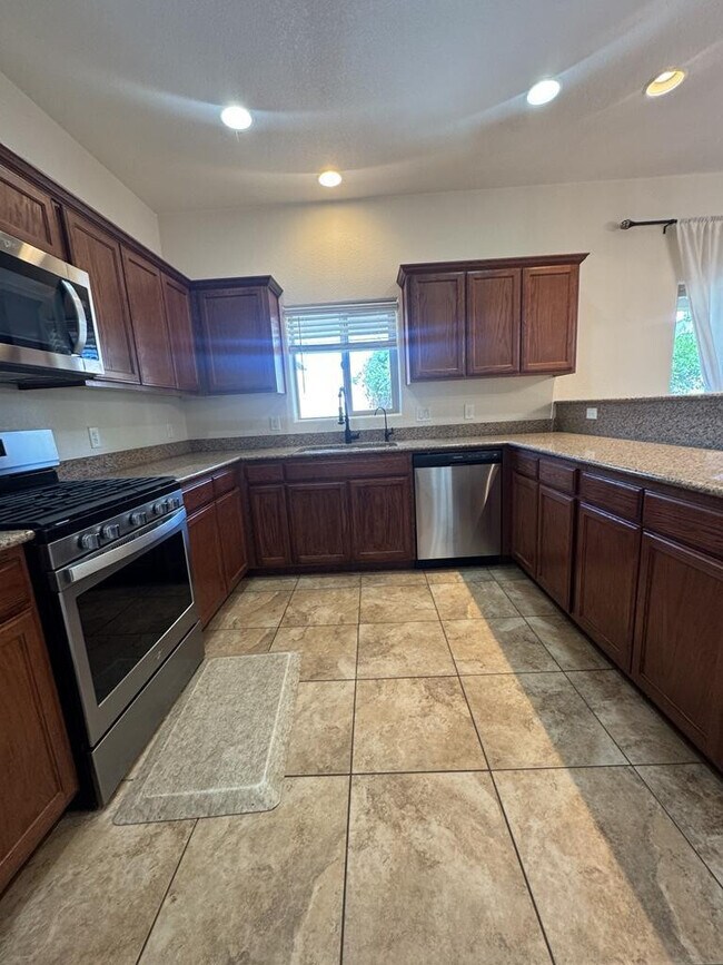 Building Photo - 1258 Questa Ct