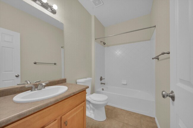 Building Photo - Modern 2-Bed, 3-Bath Home in The Village a...