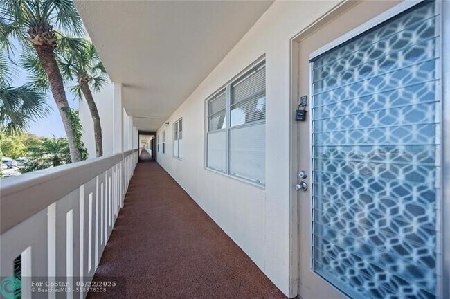 Building Photo - 2202 Lucaya Bend