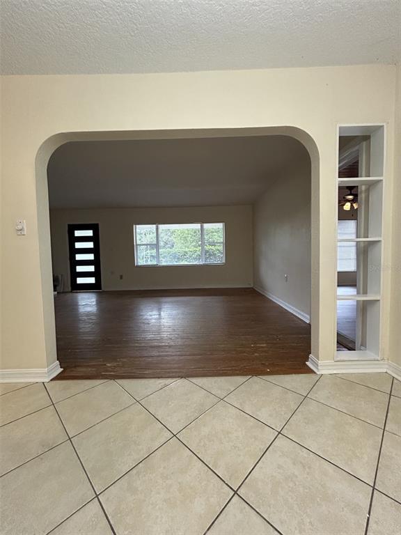 Building Photo - 2899 E Crooked Lake Dr