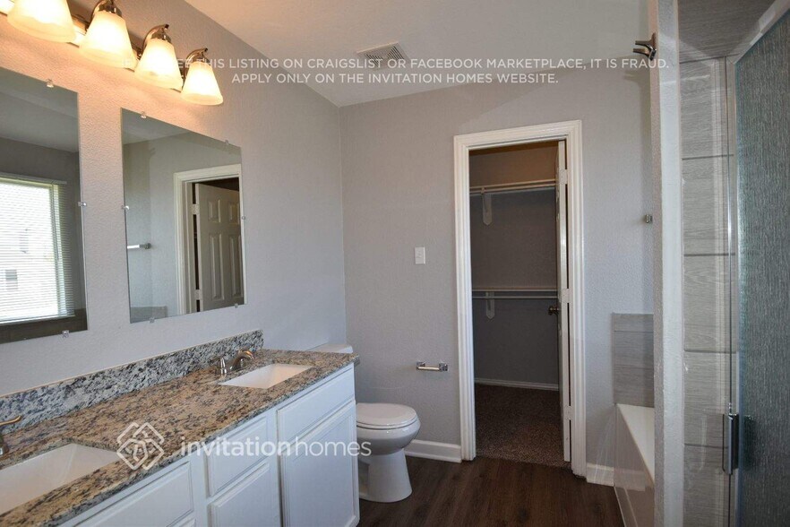 Building Photo - 11705 Ficus Dr