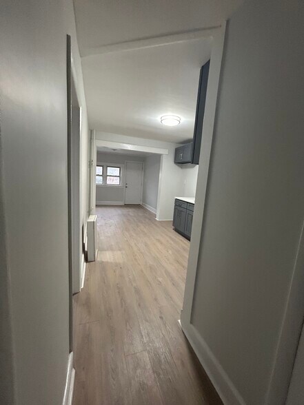 Building Photo - 243 Smith St