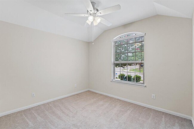 Building Photo - 417 Briar Park Dr