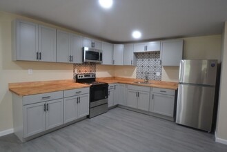 Building Photo - Updated and Charming 3 Bedroom 1.5 Bathroo...