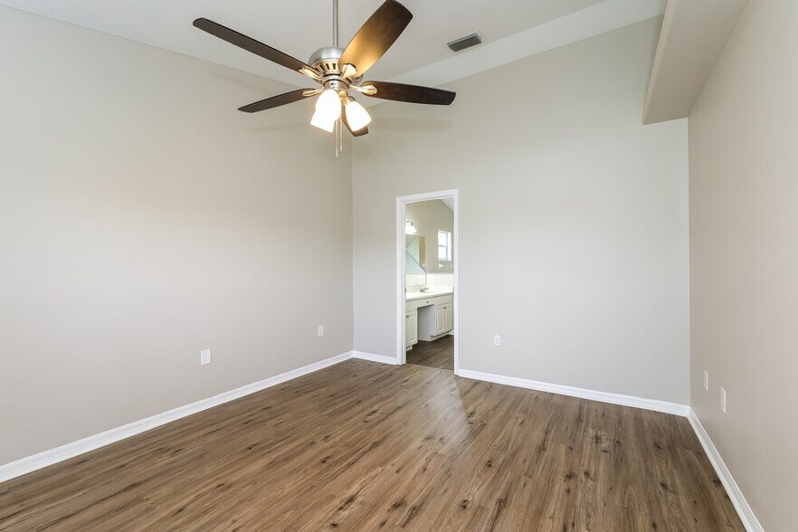 Building Photo - 2740 Settlers Trail