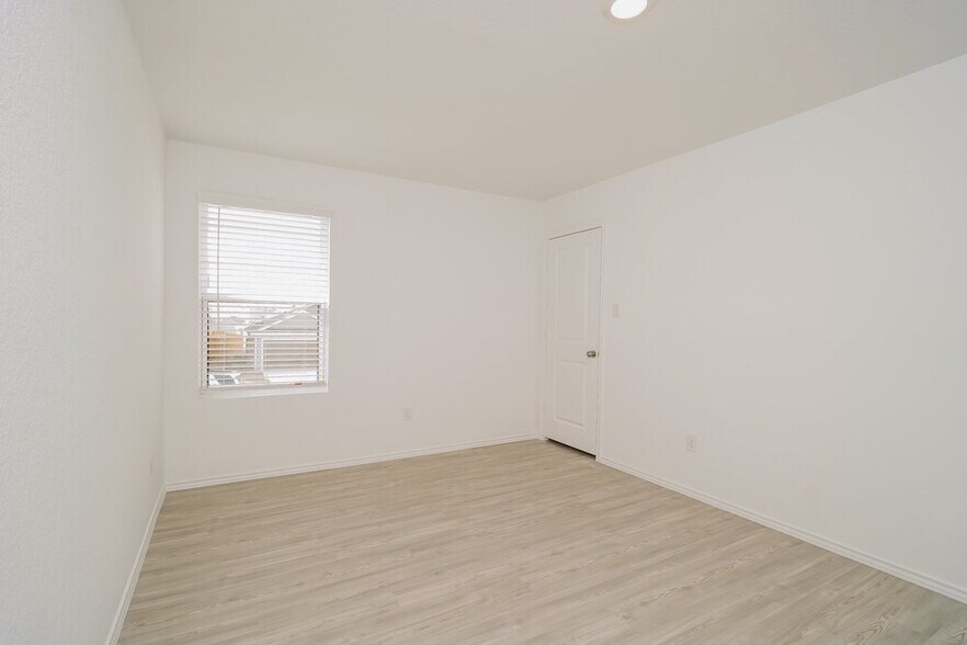 Building Photo - 8803 Barrow Path