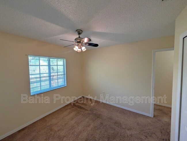 Building Photo - 4053 Dolphin Dr