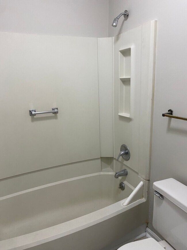 Building Photo - 6501-A Tannen Ct