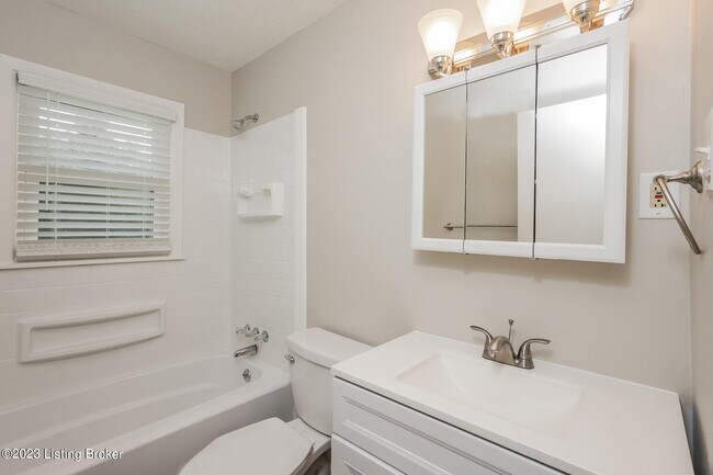 Building Photo - 7415 Hallmark Dr