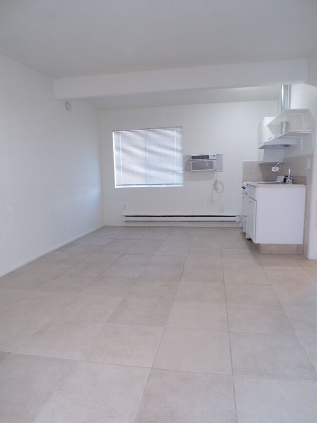 Building Photo - 6289 Smoketree Ave