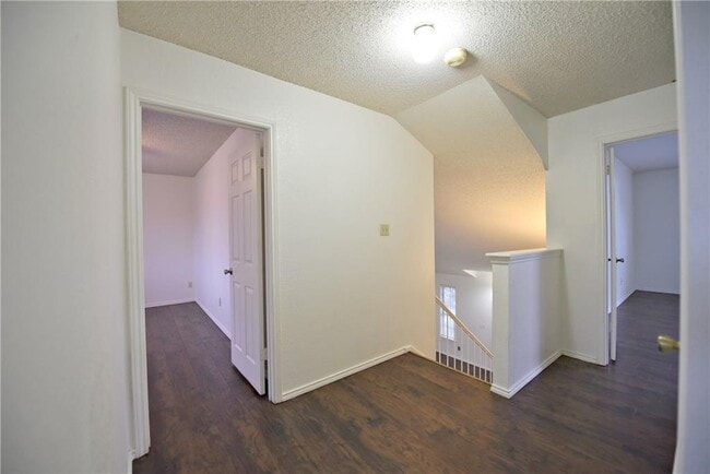 Building Photo - 1002 Dover Pass