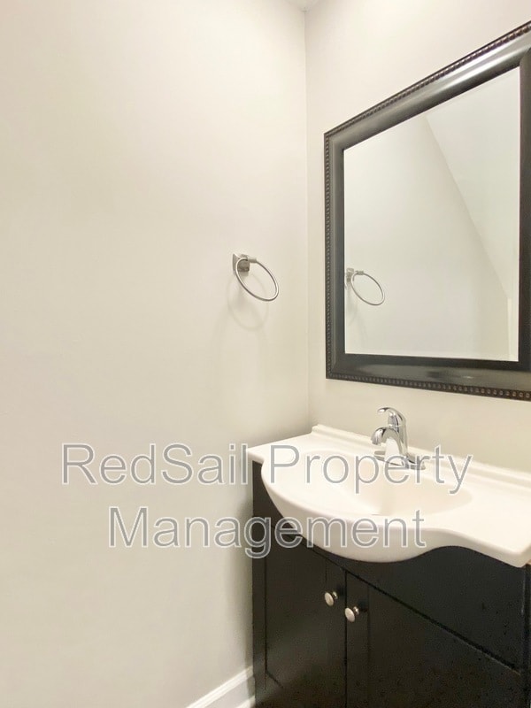 Building Photo - 398 Circuit Ln