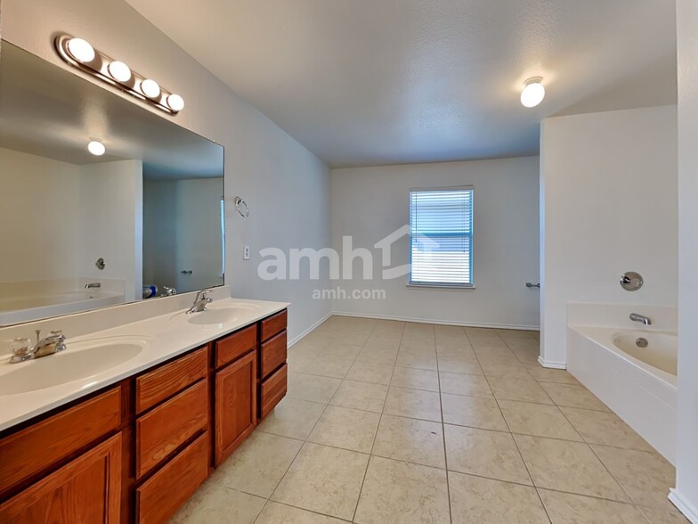 Building Photo - 7209 Little Mohican Dr