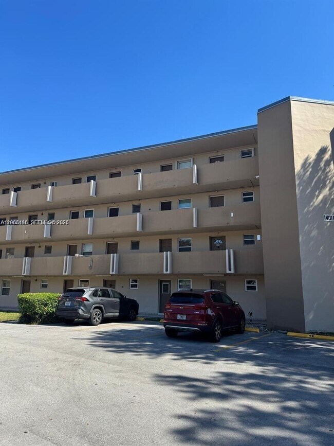 Building Photo - 1401 NE 191st St