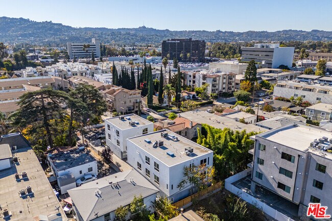 Building Photo - 10801 Kling St