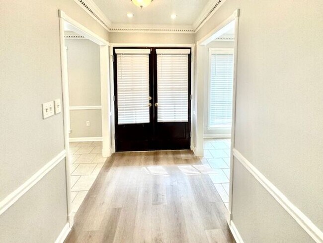 Building Photo - OPEN HOUSE! Renovated Bartlett Home- Highl...