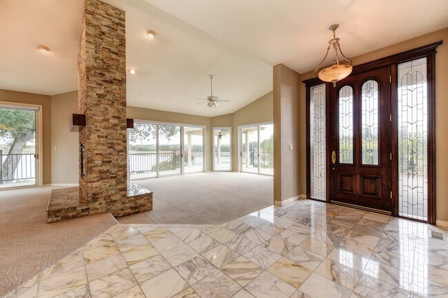 Building Photo - 6533 Chesbro Cir