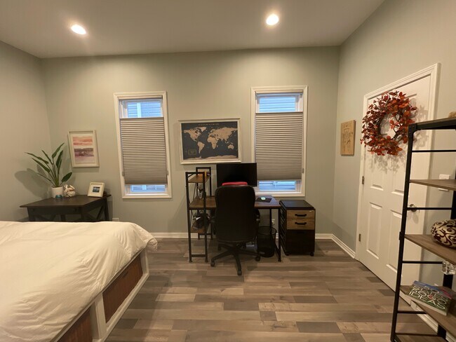 2nd Bedroom - 2717 N Artesian Ave